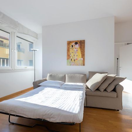 Joivy Apartments By The Lake Como Buitenkant foto
